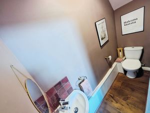 Guest wc- click for photo gallery